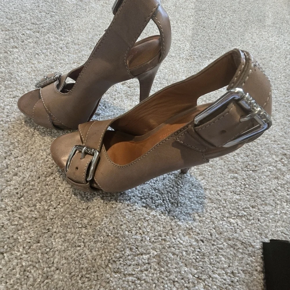 Michael Kors Women's Tan Peep Toe Heels